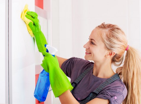Professional move out cleaning in a Streatham home with attention to kitchens and floors